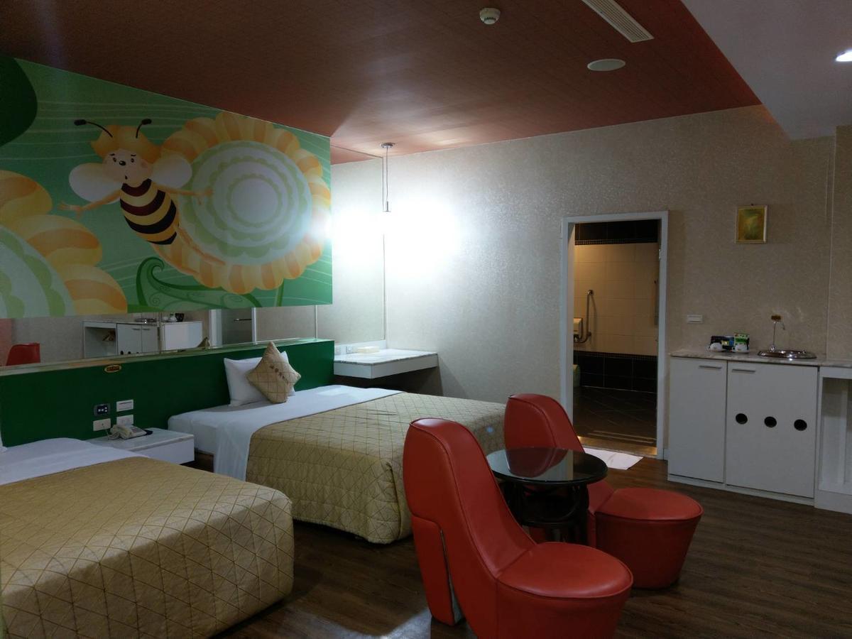 Lisa Motel Kaohsiung Exterior photo